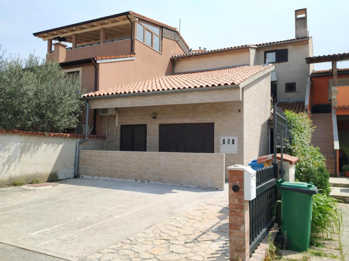 Apartmani Zlatko Pula Exterior photo