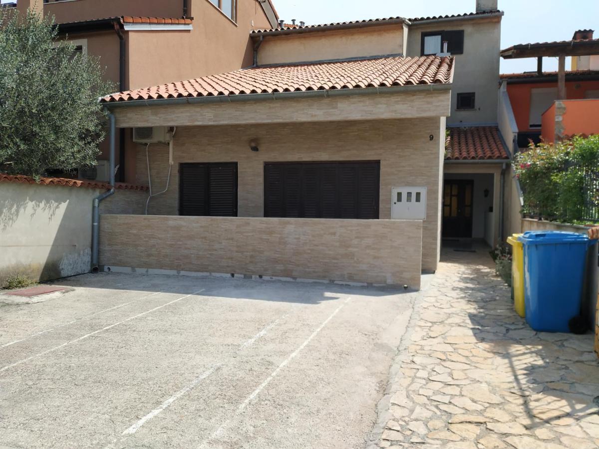 Apartmani Zlatko Pula Exterior photo