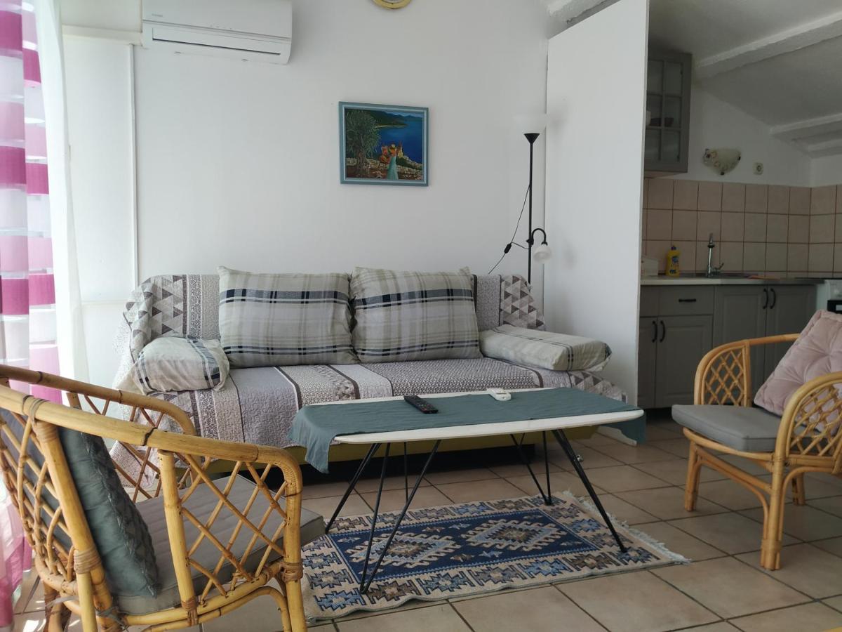 Apartmani Zlatko Pula Exterior photo