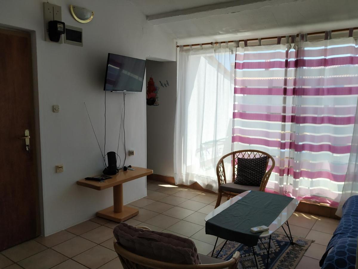 Apartmani Zlatko Pula Exterior photo